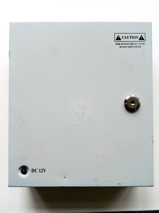 Захранващ блок за камери за видеонаблюдение 12V.DC