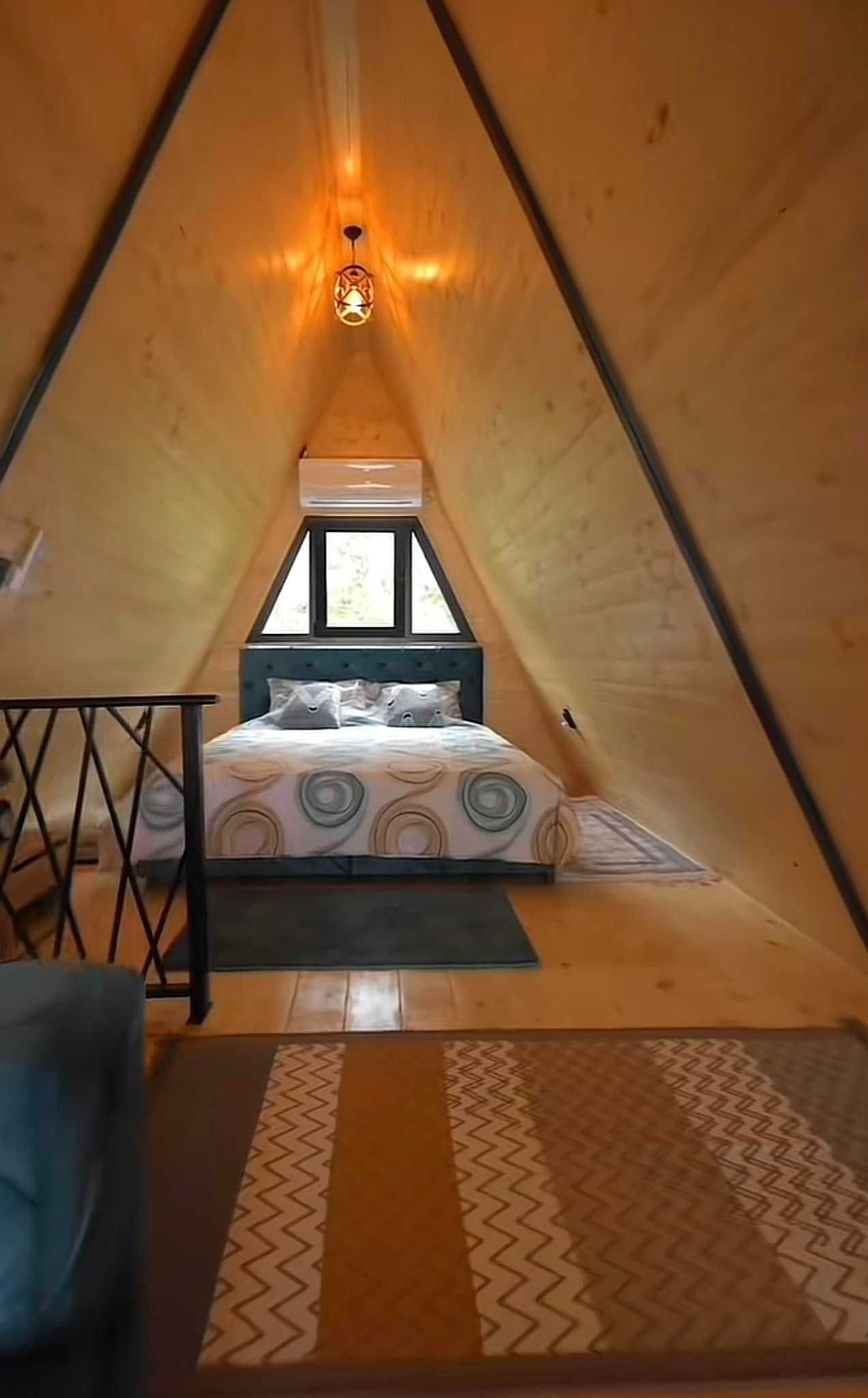 Cabana stil A-Frame si case din structura de lemn