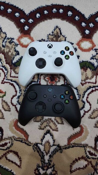 Xbox series X 1Tb Apparat "IDEAL" holatda Original 2 ta pulti bilan