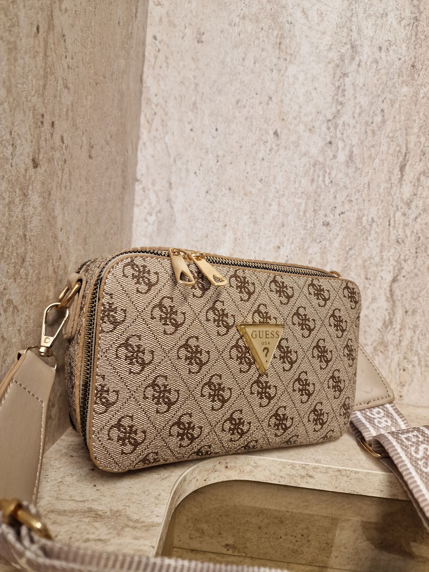 НОВО ! Дамска чанта Guess USA