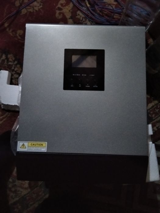 Sistem solar fotovoltaic cu 8 panouri