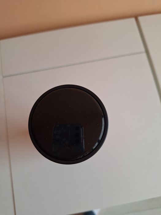 Чисто нов черен термос