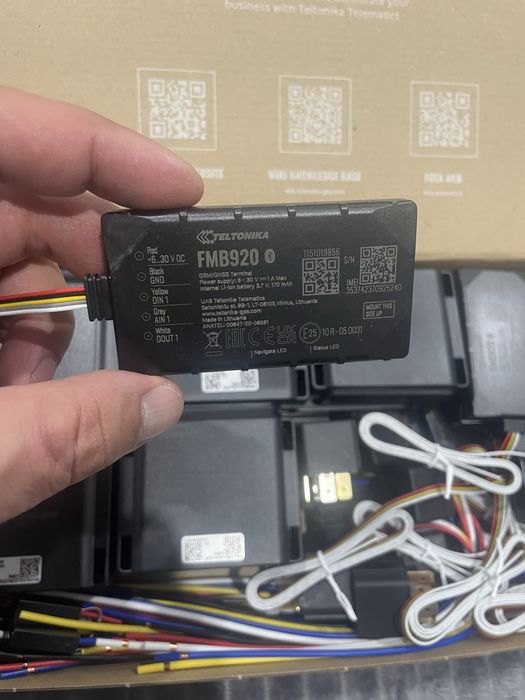 Gps трекер + маяк+ реле на авто ,отдам дешево , новый 10шт