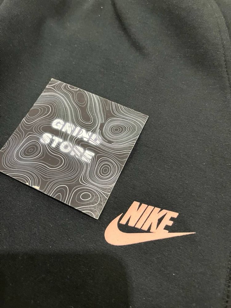 Syna world tech fleece