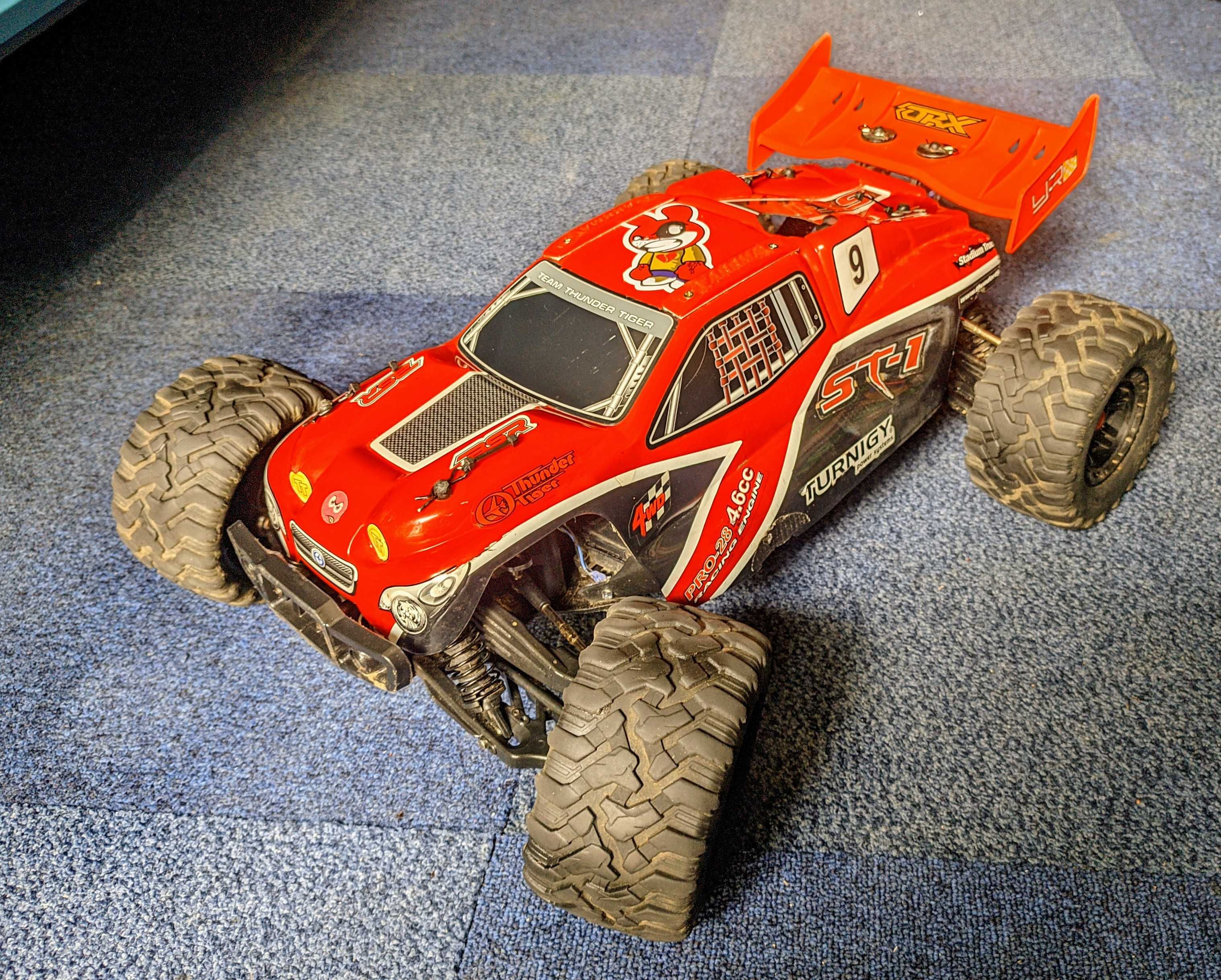 Automodel 4x4 Thunder Tiger ST-1 scara 1:8 ARTR/RTR