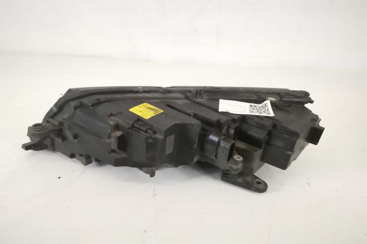 Фар Дясно Оригинален Лед Повреден Шкода / Skoda Octavia 3 [фейслифт] О