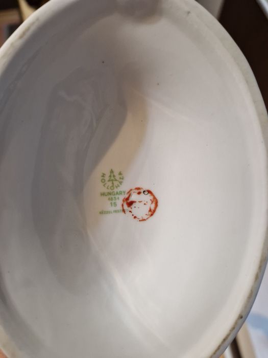 Прекрасна антикварна  унгарска порцеланова фигура Hollohaza