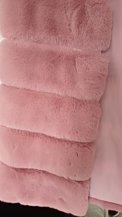 Vestă blana artificiala aproape  noua,în stare foarte bună!