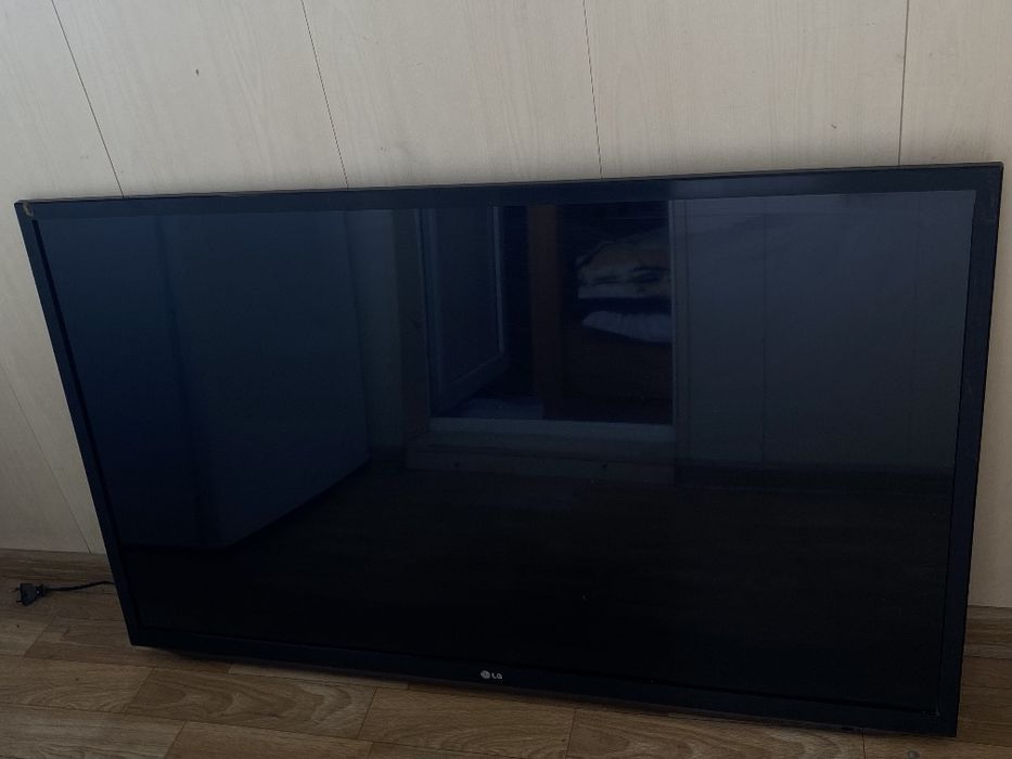 Телевизор LG,колонка  LG сабвуфер, звуковая панель саундбар LG