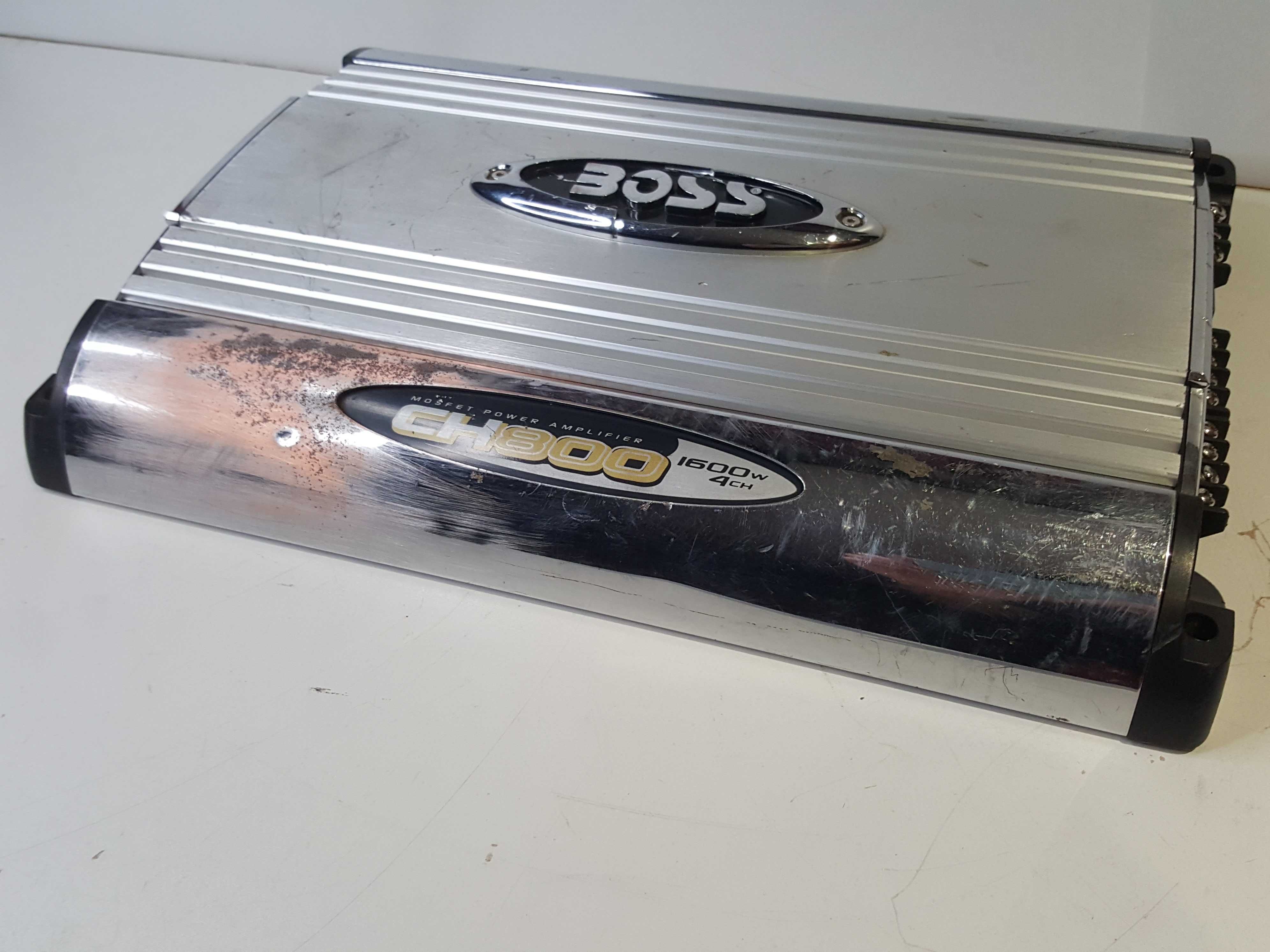 Vand amplificator statie auto BOSS CH 800