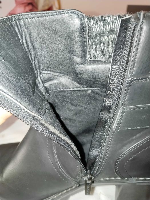 Продавам дамски боти