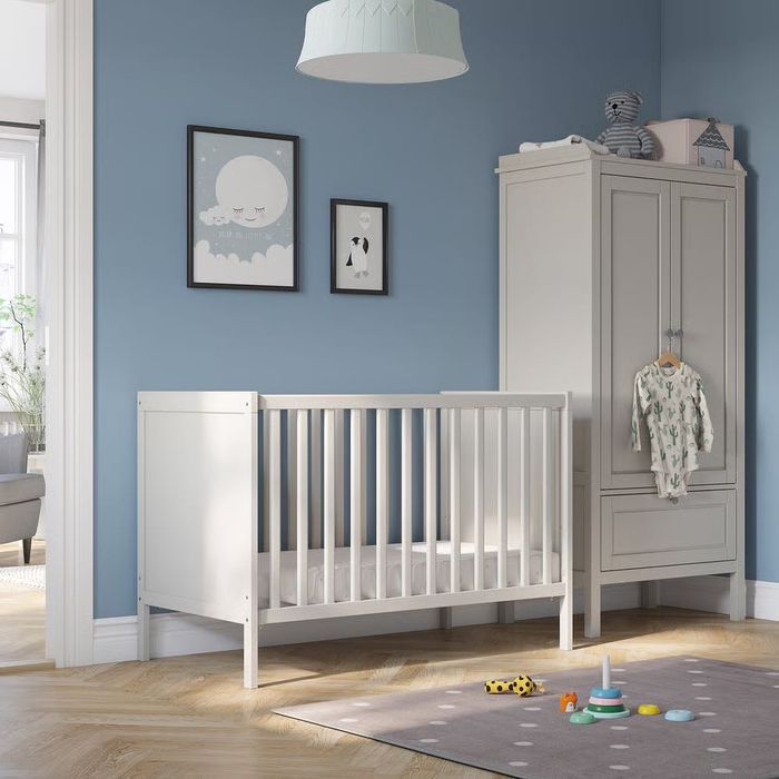 Vand patut bebe Ikea cu saltea si protectie textila
