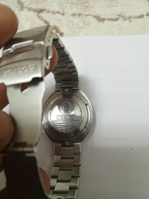 Часы механические с автоподзаводом. Амфибия 2416 Б.