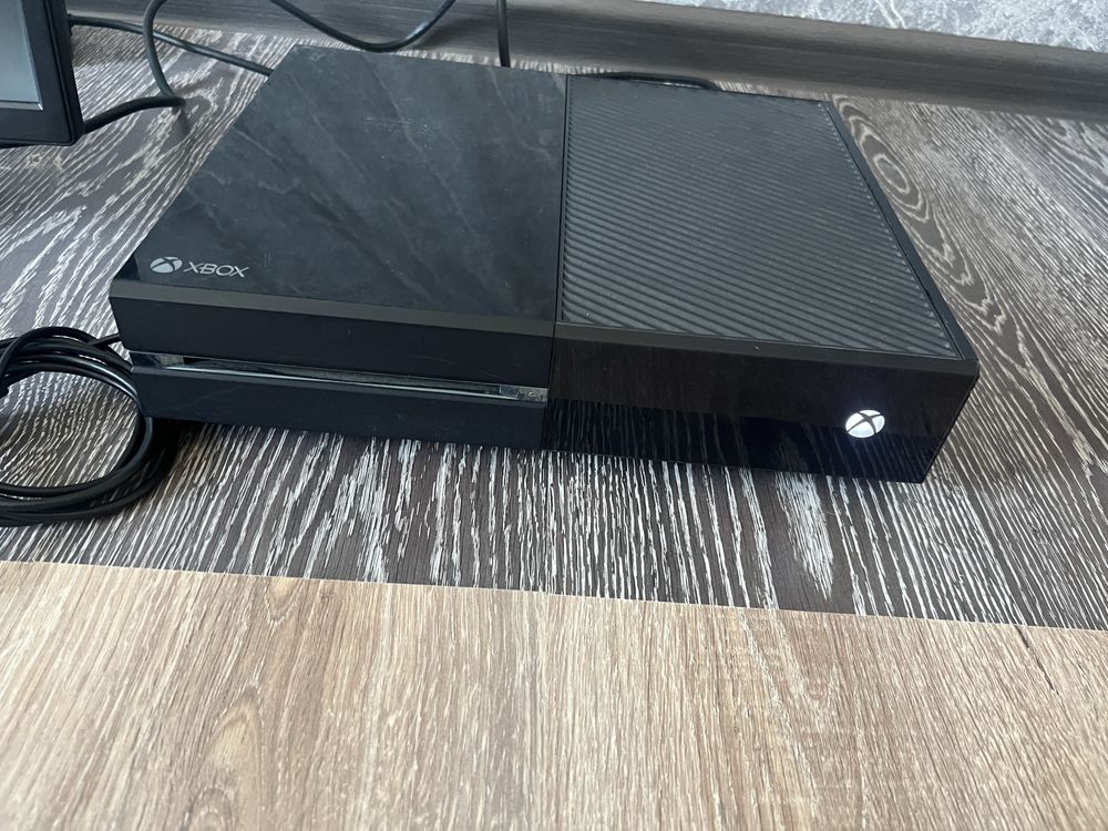 Xbox one 500 gb.