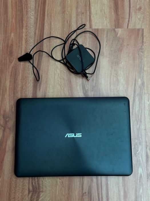 Laptopuri Asus și HP