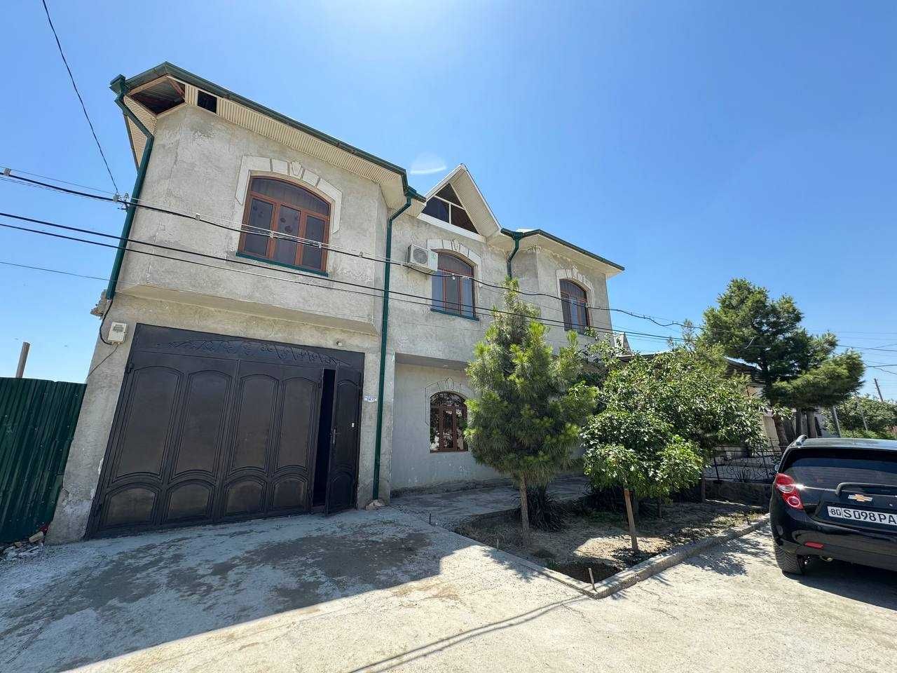 Tayyor 6 sotiqli hovli sotiladi.