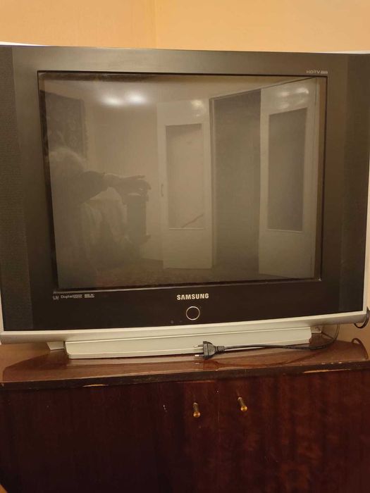 Продается телевизор Samsung б/у