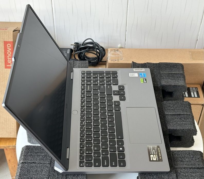 Laptop Lenovo LOQ 12gb ddr5 i5-12450mx aproape nou