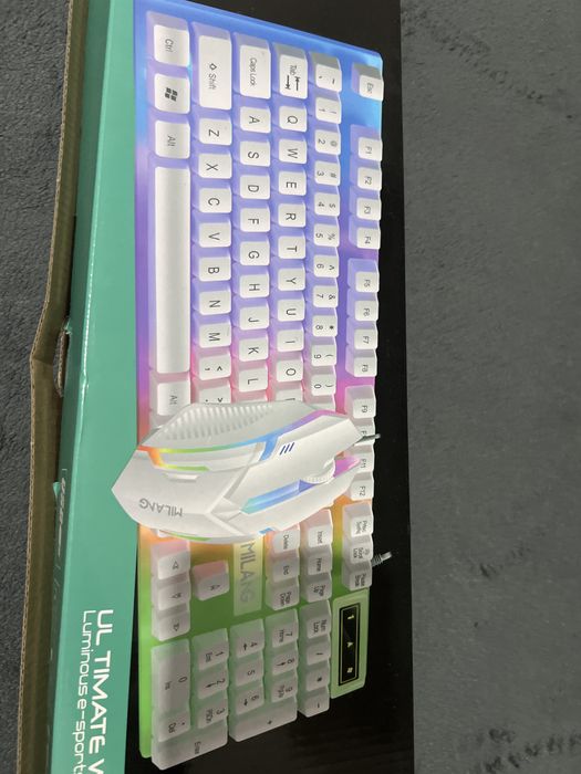 Продаю клаву использовал 0 раз