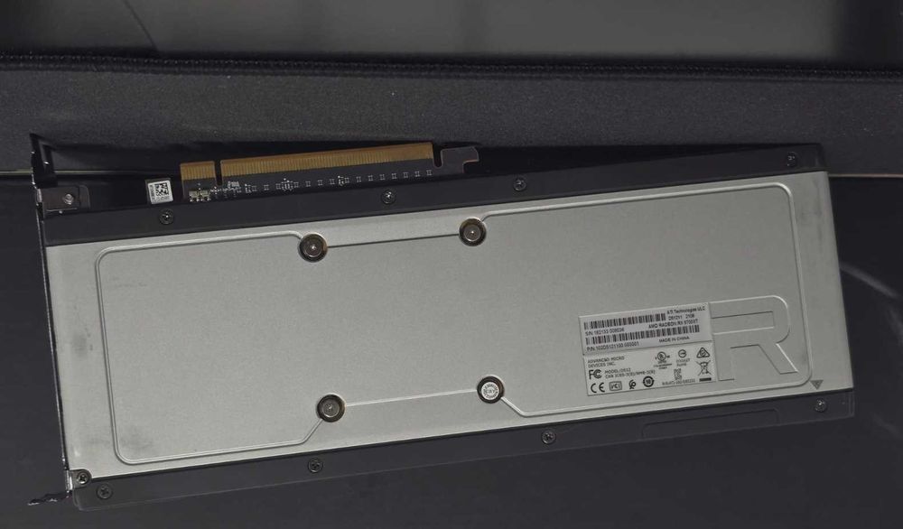 Placă video AMD Radeon RX 6700 XT 12GB GDDR6, model de referință