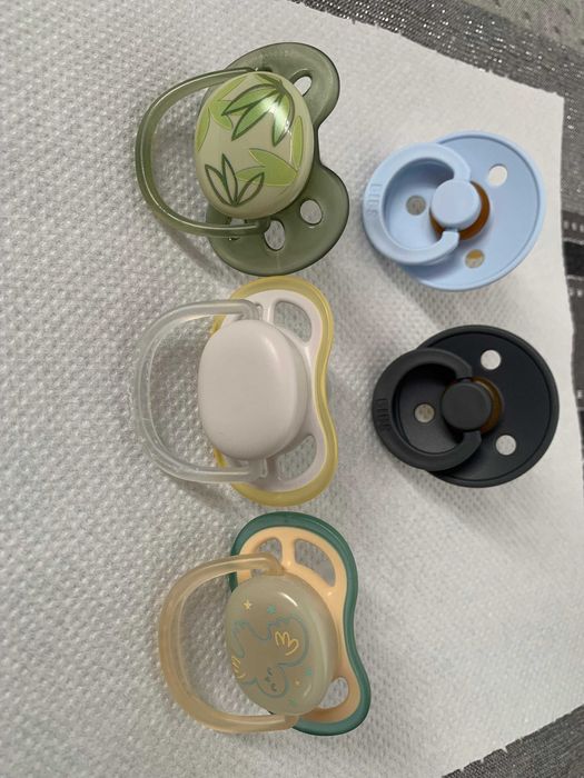 Set suzete bebe (3 Philips Avent + 2 Bibs) 0-6 luni