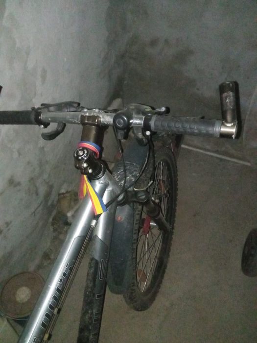 Vănd bicicletă cu suspensii ăn stare de funcționare