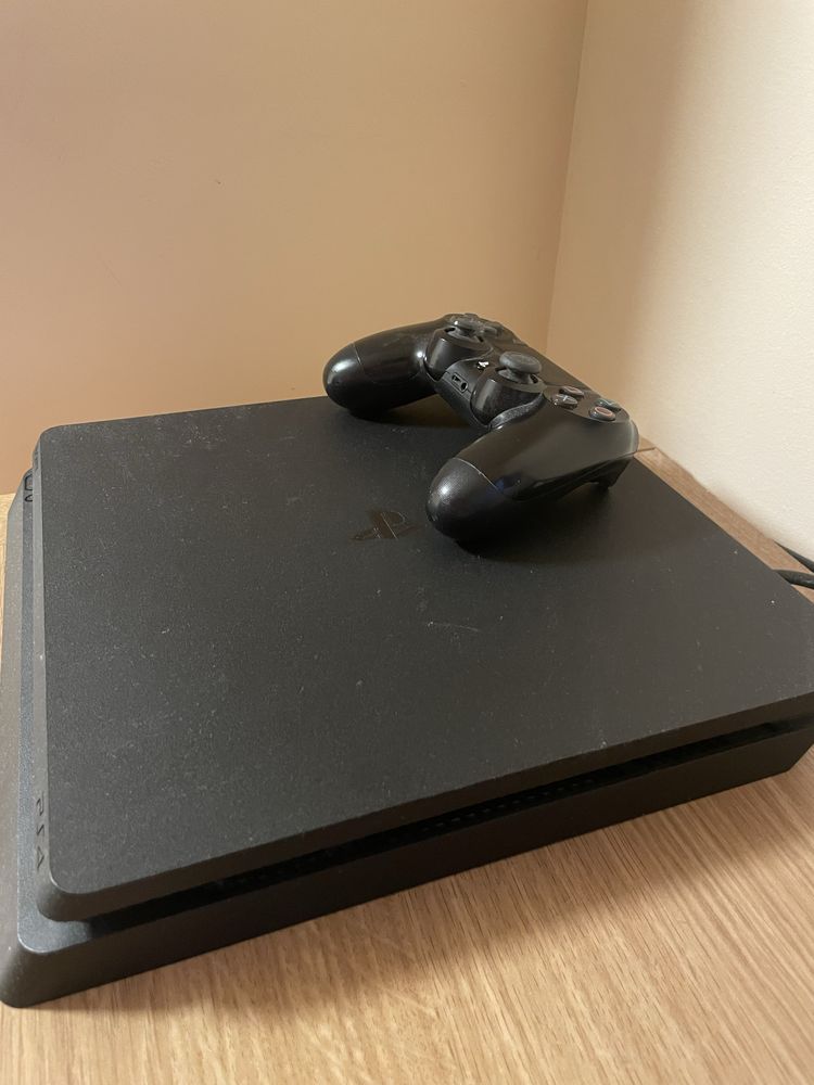 Playstation 4 slim