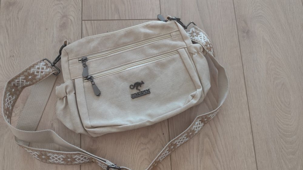 Малка дамска чанта