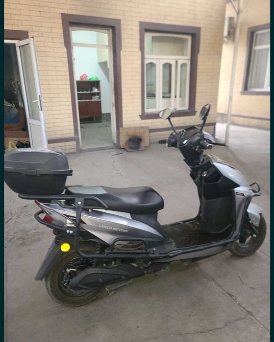 Skuter sotiladi ideal