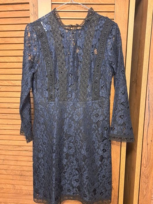 Vand rochie Zara marimea S-M