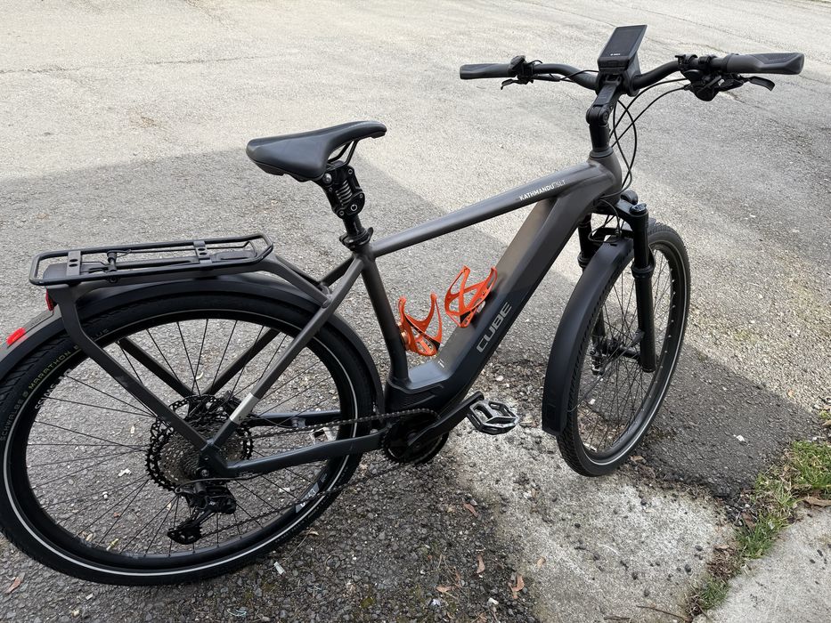 Cube Kathmandu Hibrid SLT 625