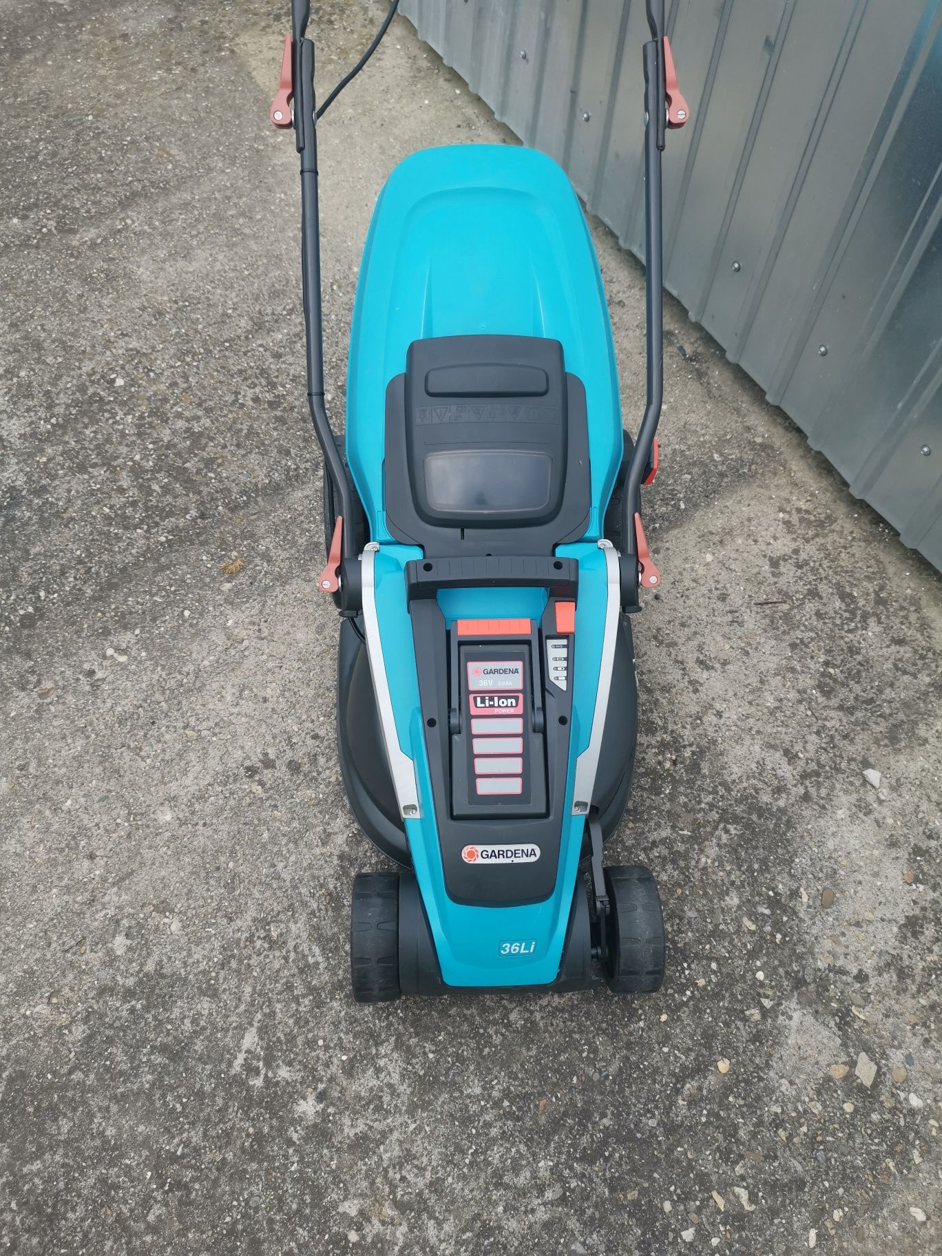 Mașina tăiat iarbă Gardena
