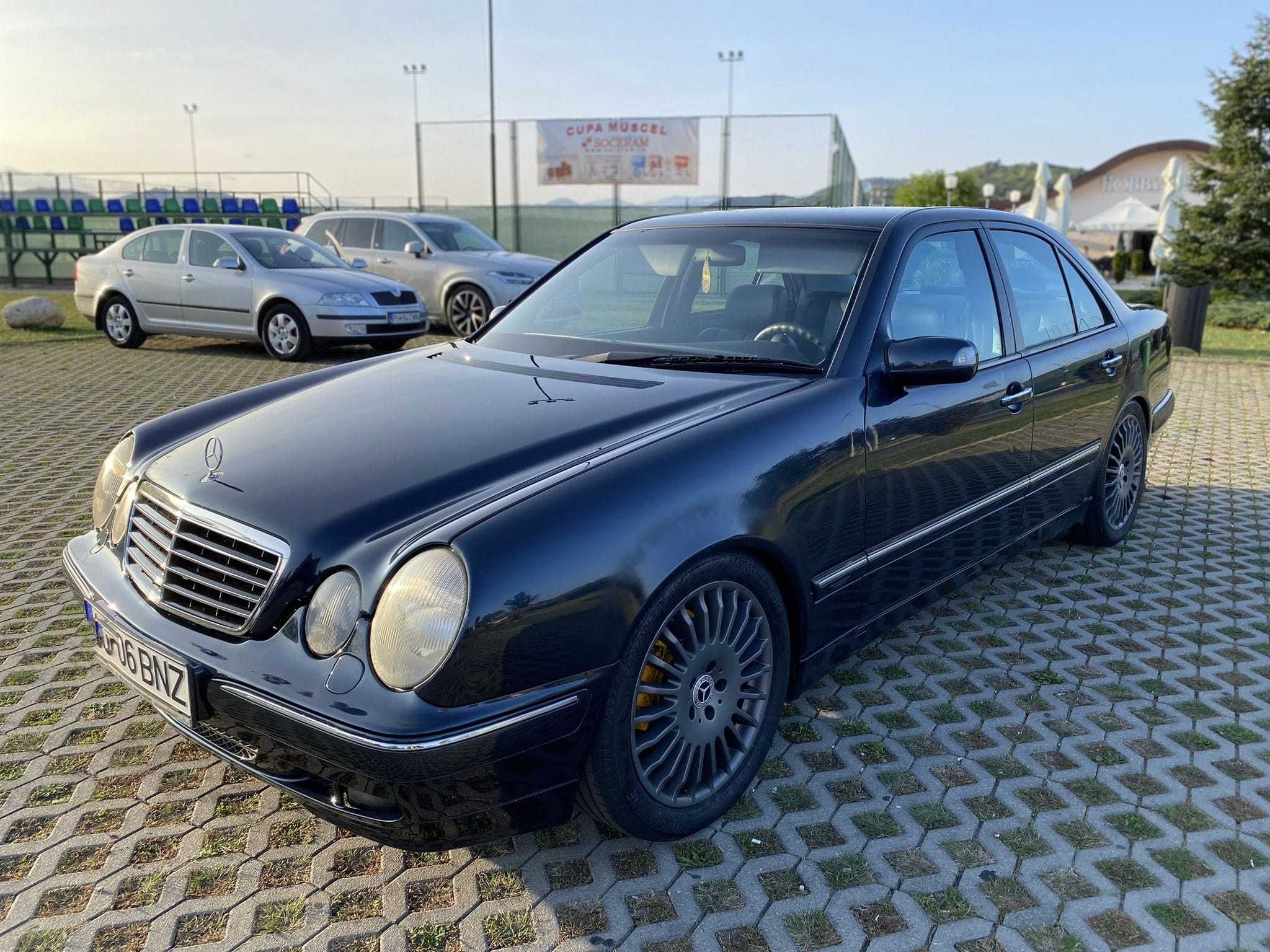 Vând sau schimb  Mercedes e200 kompresor