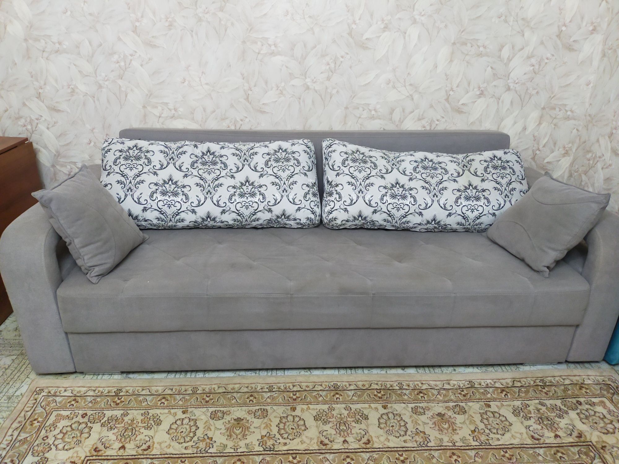 Продам диван в хорошем состоянии