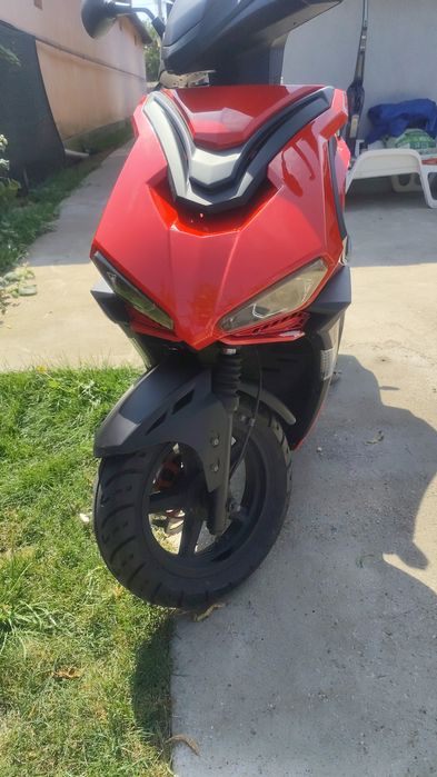 Scutere de 49 fara permis și de 125cc si300cc