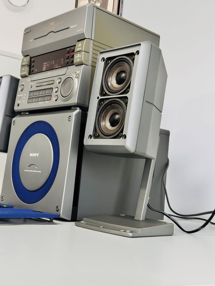 Sistem audio SONY P33D,subwoofer,CD,AUX,radio,casete-auto reverse