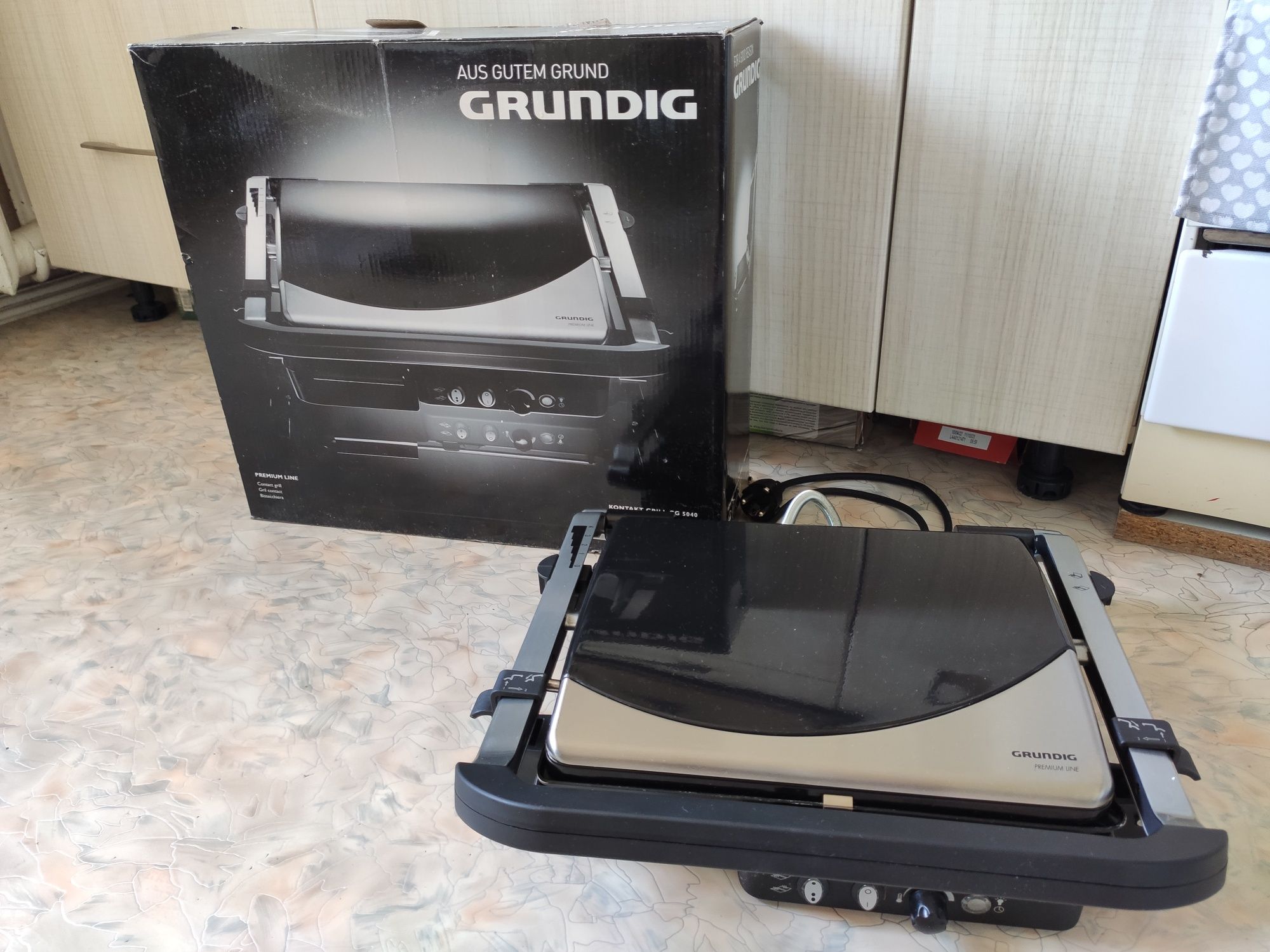 Электрический гриль Grundig CG 5040