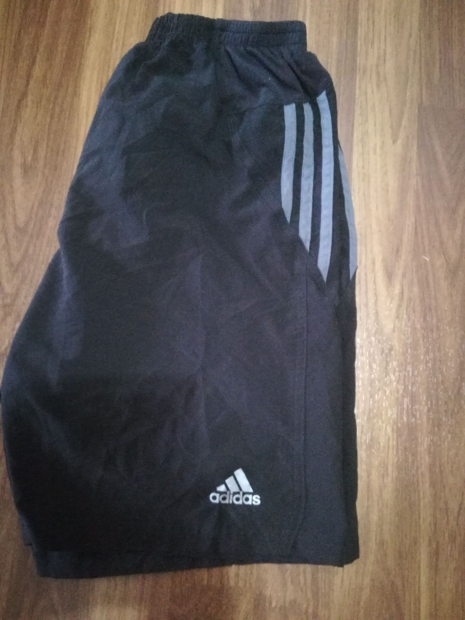 Pantaloni scurți Adidas response formotion