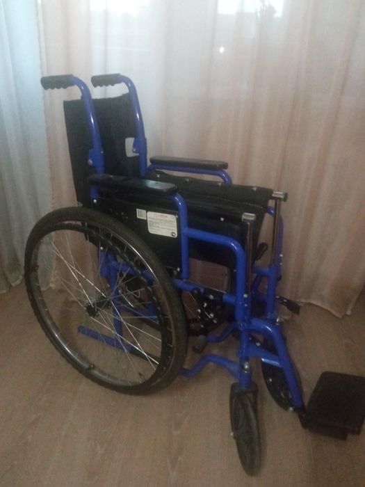 Каляска инвалидная и стул-туалет
