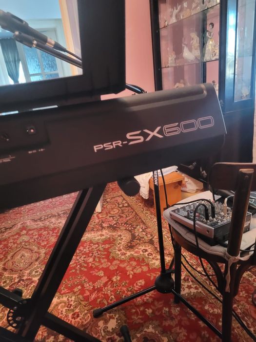 Boxe FBT Maxx 4a, Yamaha PSR-SX600, mixer, microfoane