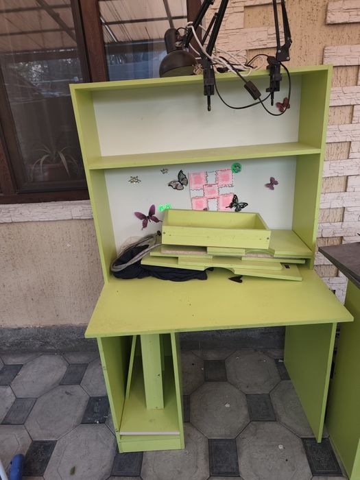 Школьная парта...