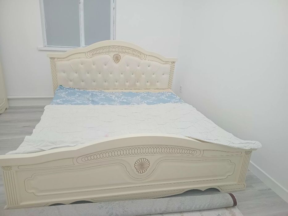 Двуспальный кровать в хорошем состояние