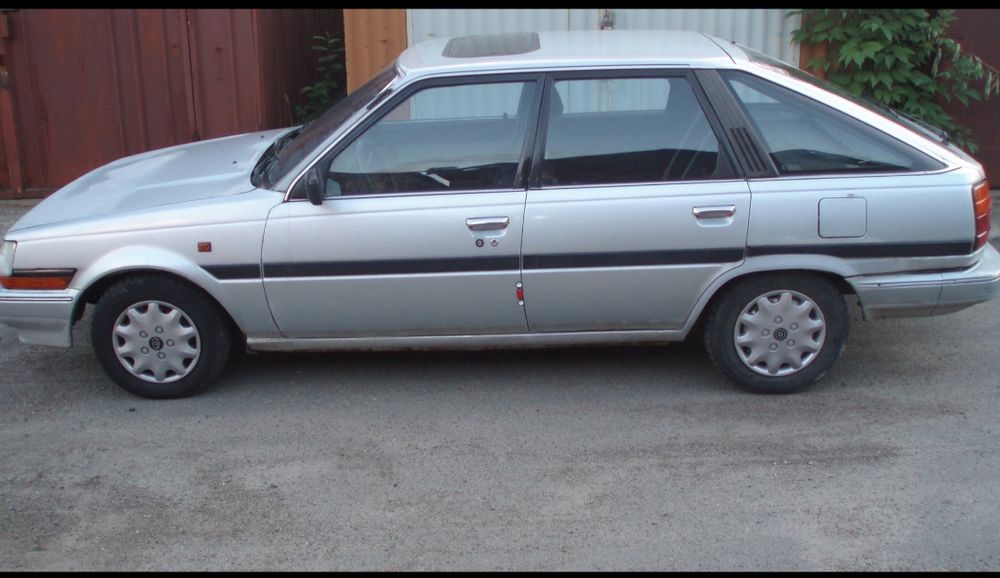 Toyota карина 2 на запчасть
