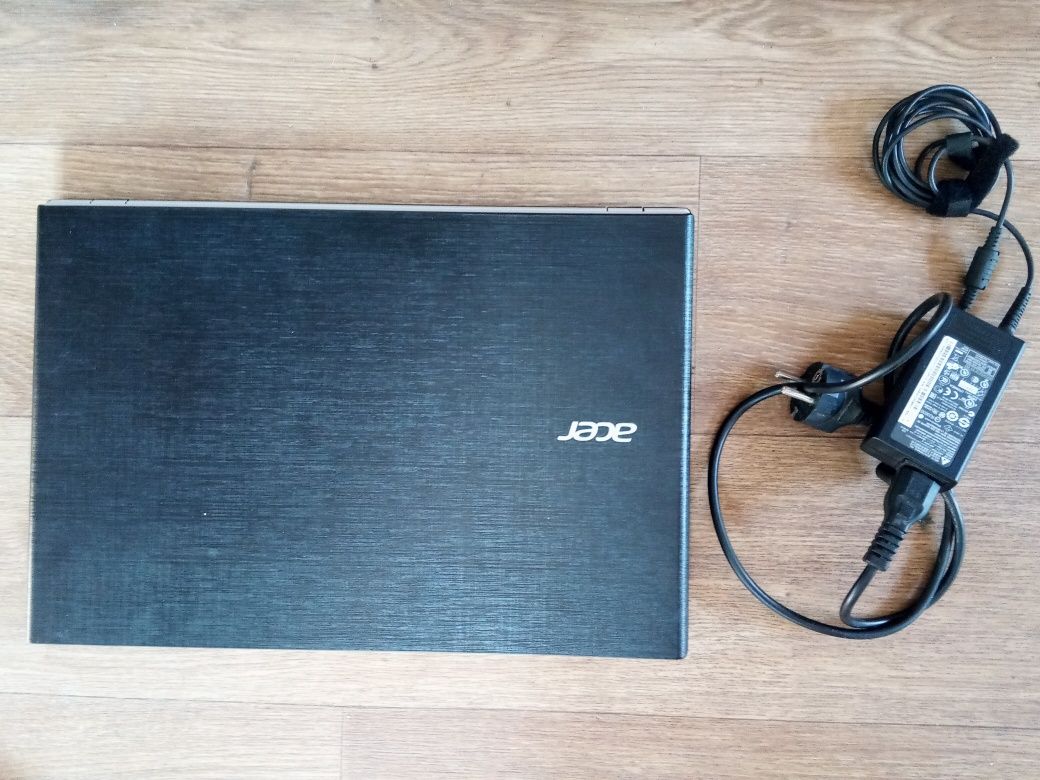 Laptop Acer diag 15.6 inci i5