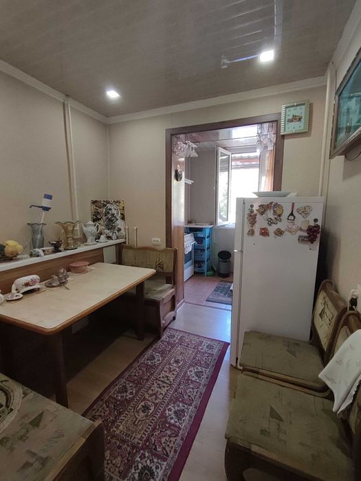 Продам 3х комнатную кирпич балкон 2х6 Учтепа