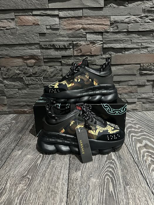 Versace chain reaction