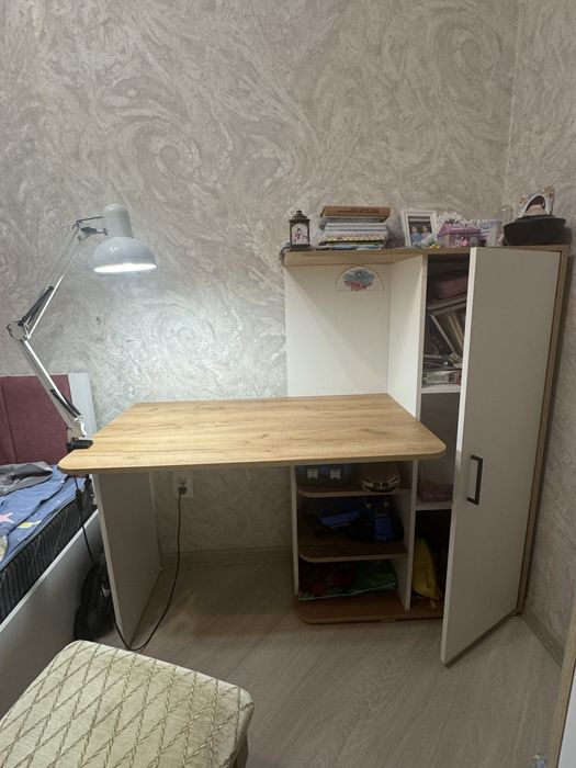 Продам  детский рабочий стол!