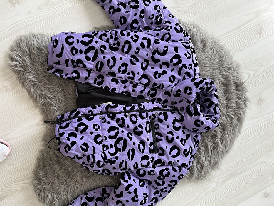 Лилаво яке с черни акценти