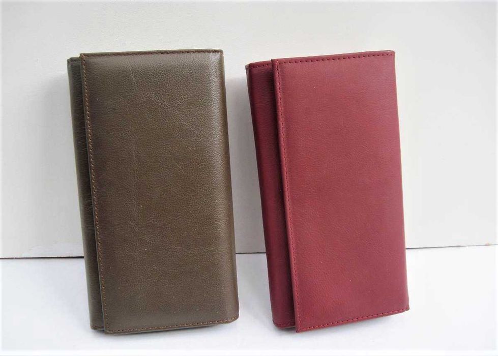 Portofele din piele pentru femei