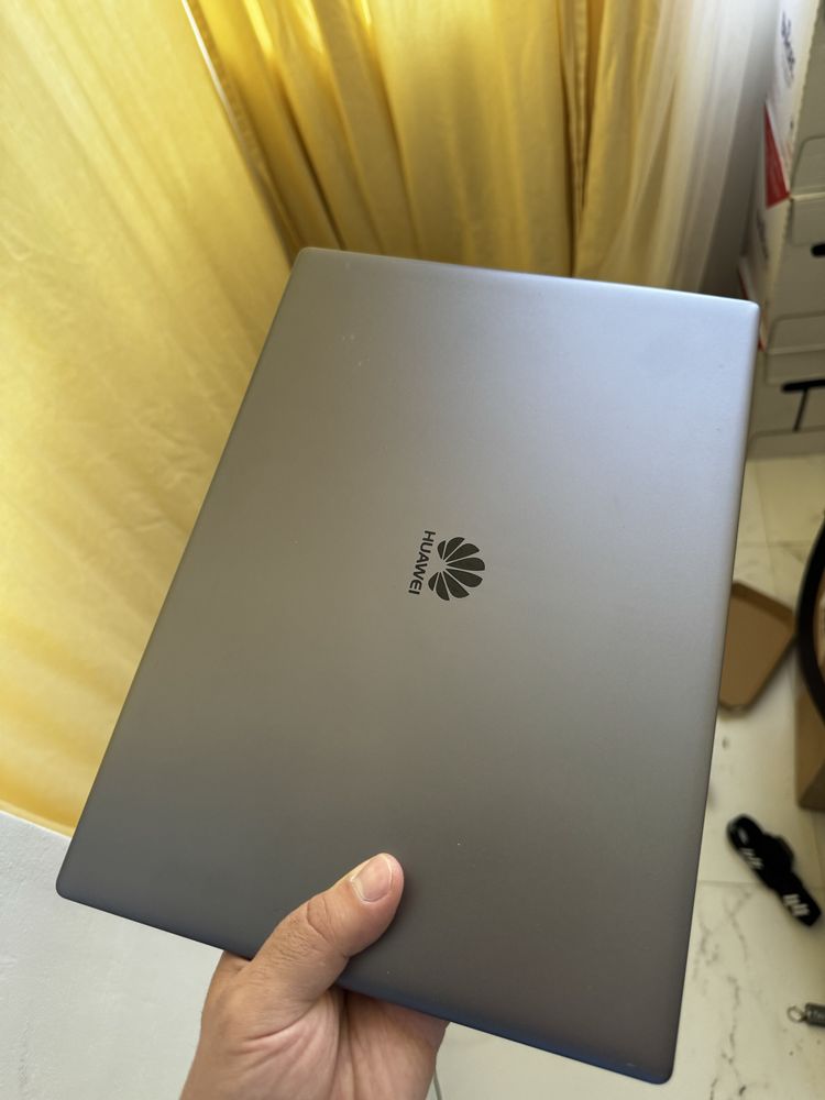Huawei Matebook X Pro [MACH-W29A], 512GB SSD, Touchscreen, Space Gray